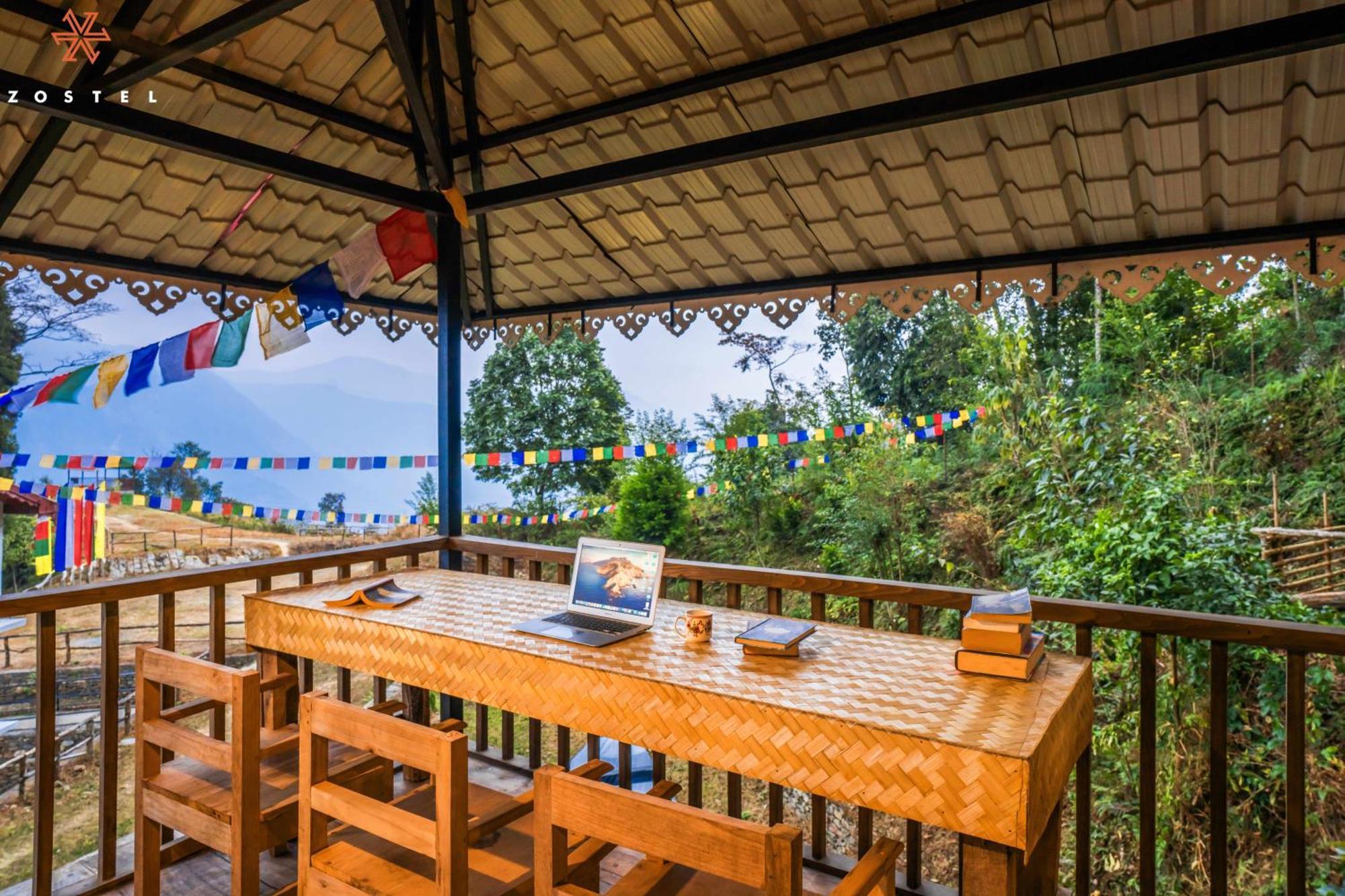 Zostel Rinchenpong Hostel Exterior foto