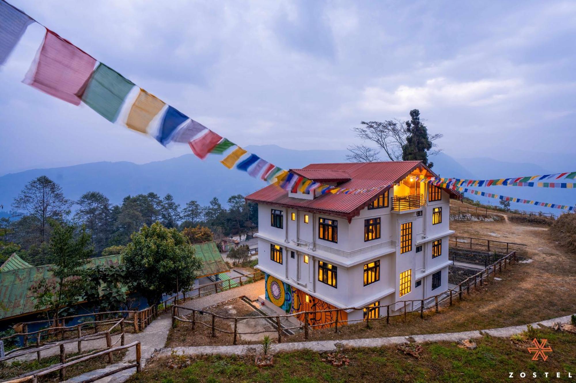 Zostel Rinchenpong Hostel Exterior foto